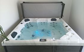 La grande baie spa privatif à 15 min du mt st Michel